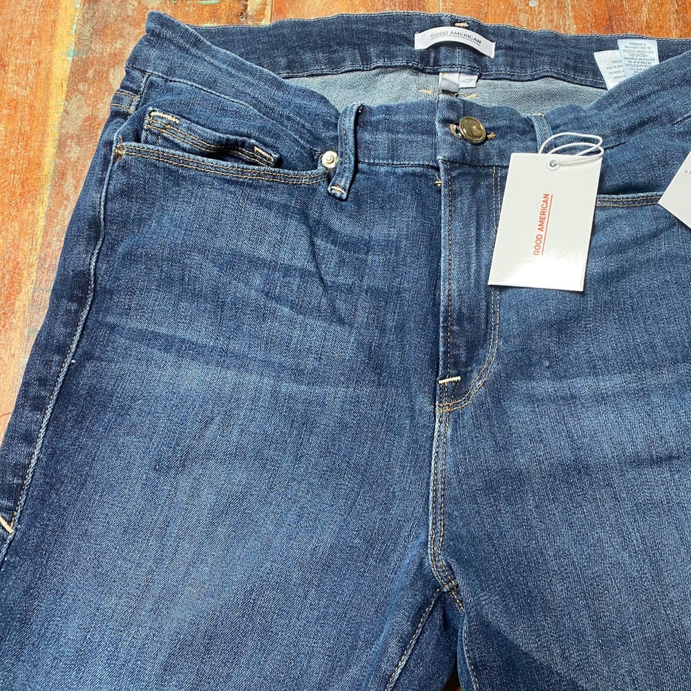 Good American Medium Wash Faded Skinny Jeans